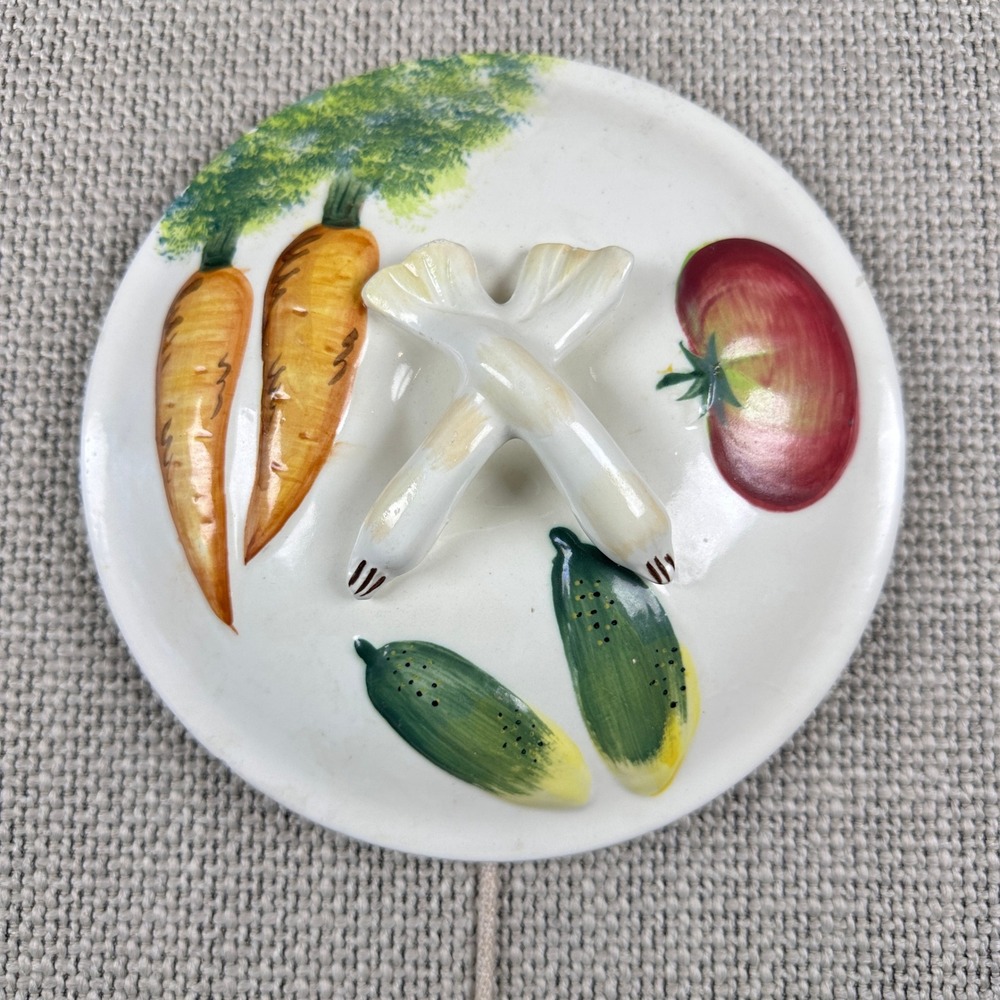 1950s Avant-Garde Green Vegetable Garden Pottery‎ Oven Safe Covered Dish Lid